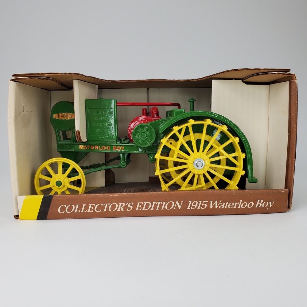 ERTL John Deere 1915 Model R Waterloo Boy Tractor 1/16 Scale Diecast No. 559